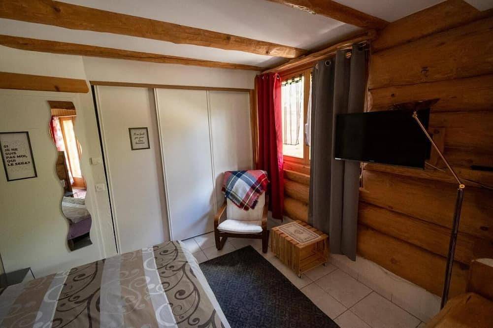 Apartamento entero, Studio with terrace (7 minutes from Vercorin) in Chalais (Suiza), Alpes del Valais