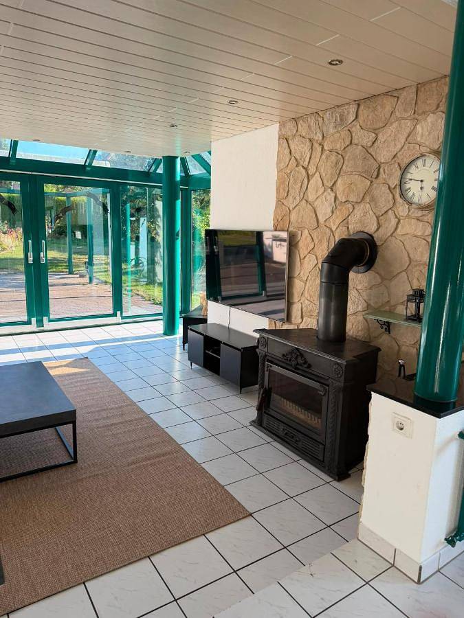 Ferienwohnung für 8 Personen, mit Balkon und Terrasse sowie Garten und Sauna in Bielefeld