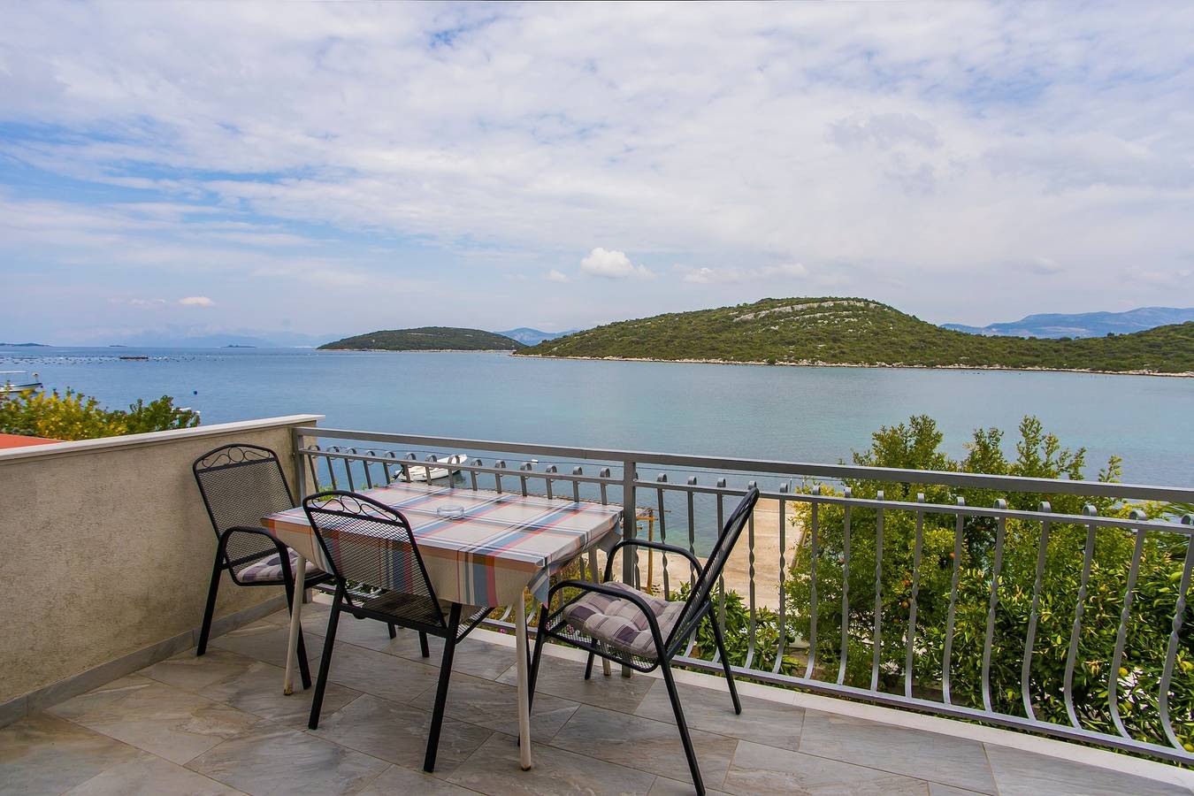 Ganze Wohnung, 1-Zimmer-Ferienwohnung am Strand Luka Dubrava, Peljesac -b in Dubrovnik-Neretva