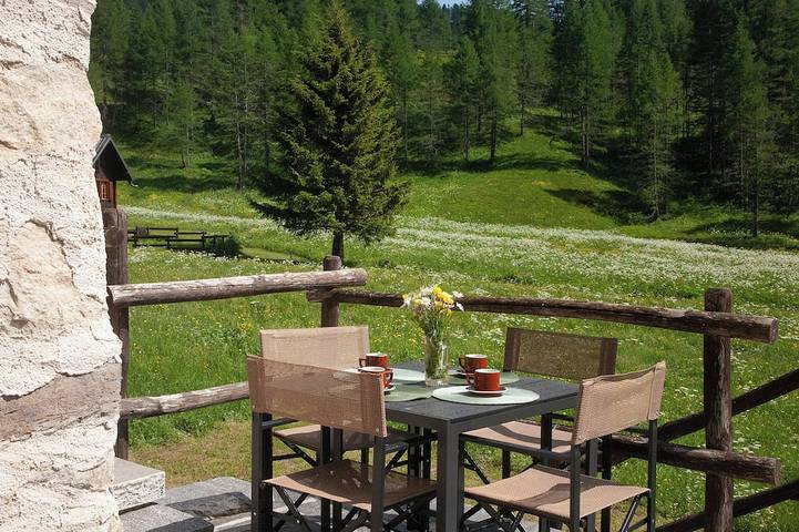 Cozy typical chalet with panoramic mountain views, pets allowed and garden in Devero (Baceno), Comune di Baceno