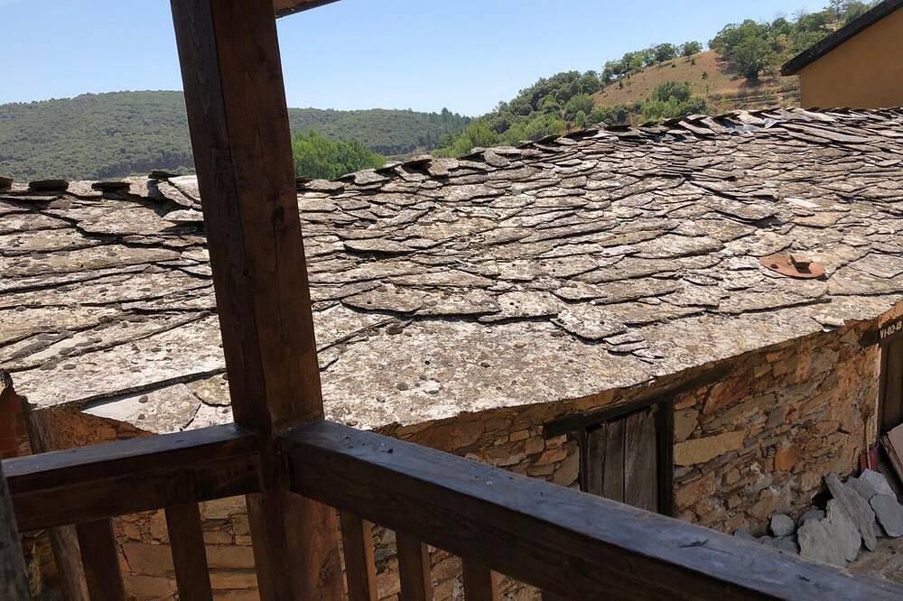 Charming 2-bedroom house with Ac and Wifi in lovely Rabal, foto 14