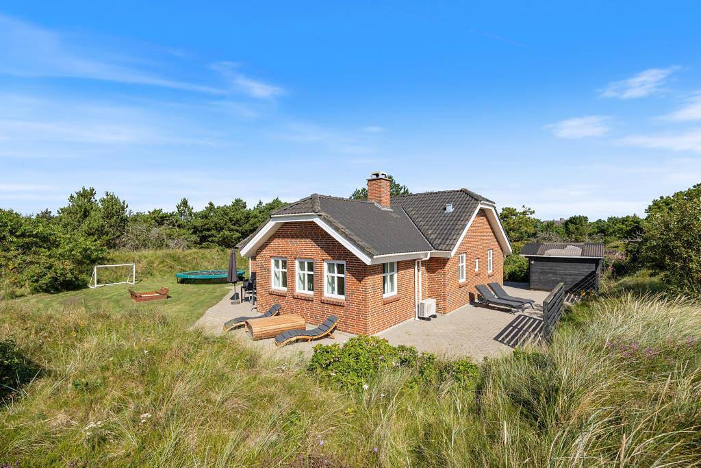 Cosy family holiday home in Henne Strand in Henne, Varde Region