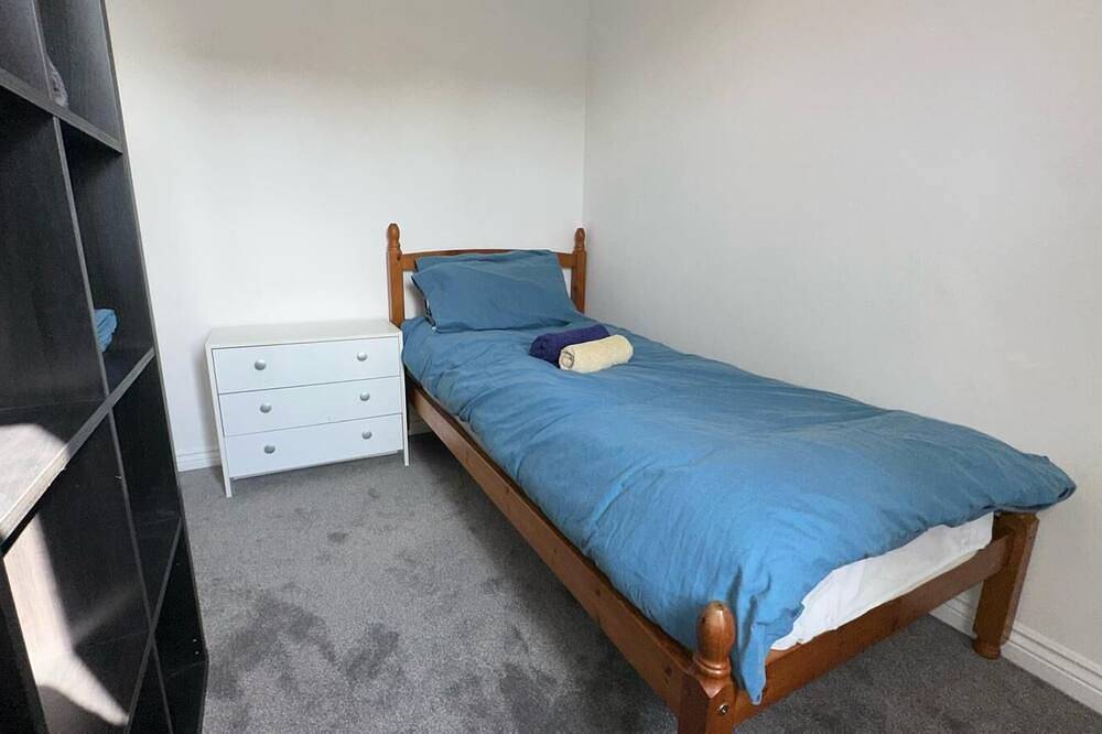 Entire apartment, Cosy 2-Bed Maisonette| Aylesbury| Free Parking in Buckinghamshire