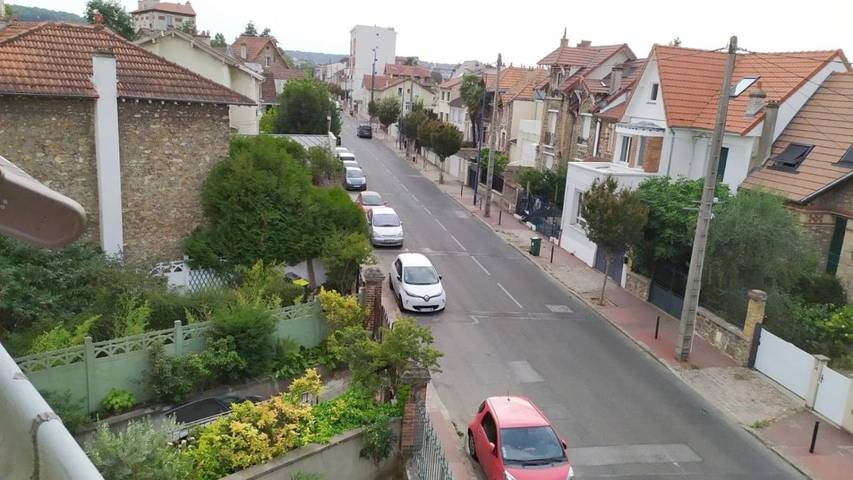 Location de vacances pour 2 personnes, avec jardin ainsi que terrasse et vue à Clamart - 2