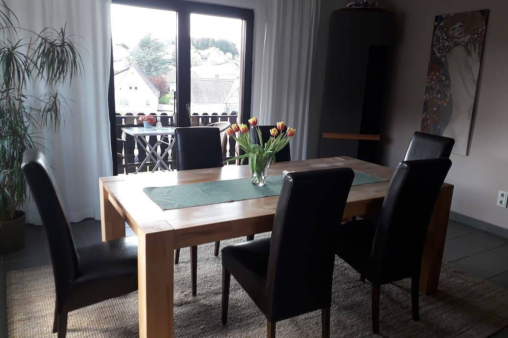 Ganze Wohnung, Gemütliche Ferienwohnung 90 qm mit Balkon und schöner  Aussicht . in Modautal, Südhessen