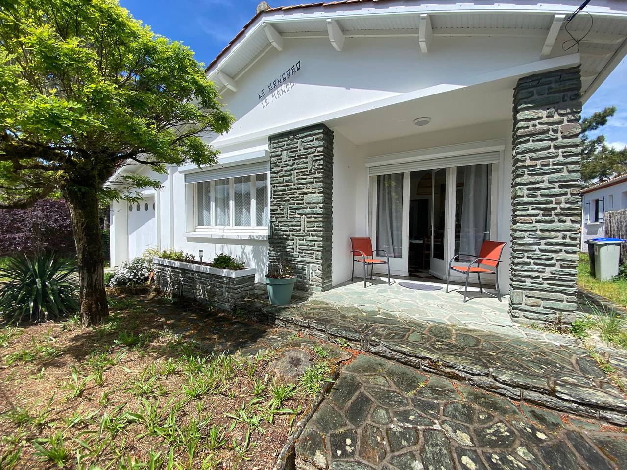 Holiday Villa in a Quiet Residential Area Near Beach, Wifi, Sleeps 6 in La Tranche-sur-Mer, Vendée