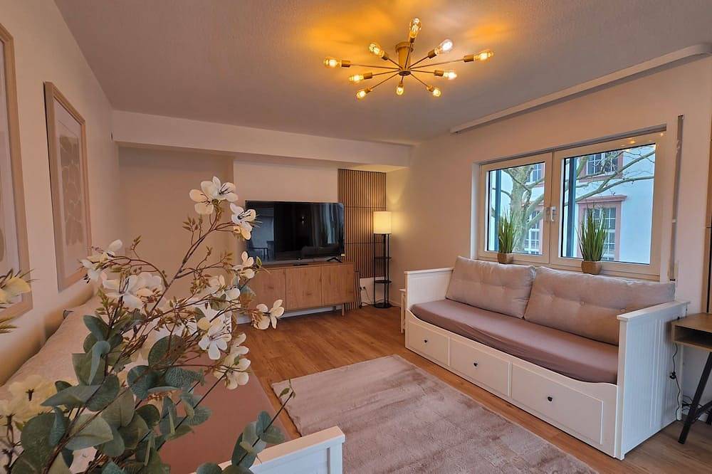 Ganze Wohnung, Exclusive complete apartment for 6 people in Groß-Gerau, Südhessen