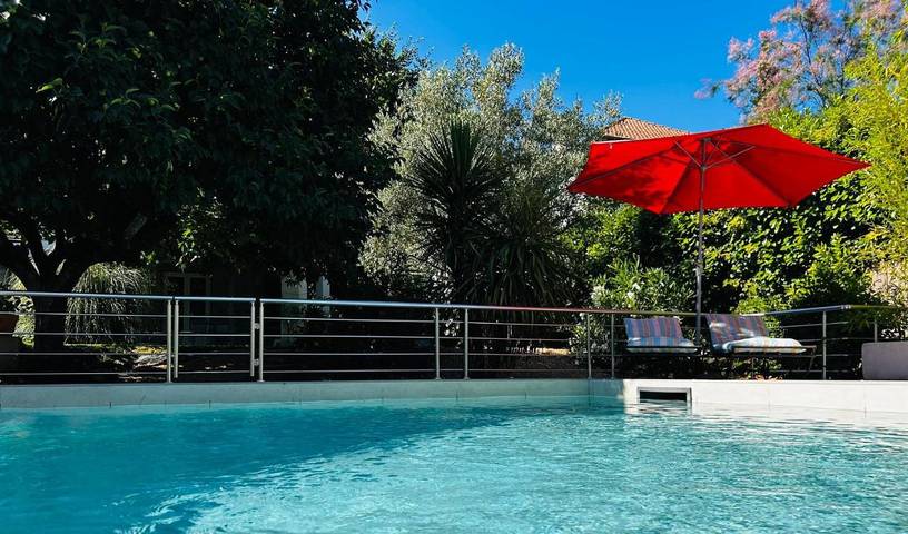 Villa pour 4 personnes, avec vue ainsi que piscine et jardin à Vaison-la-Romaine