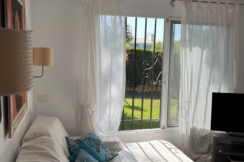 Appartement entier, Quiet area in Cabo de Las Huertas, 5 min from the beach. in El Cabo de las Huertas, San Juan Playa