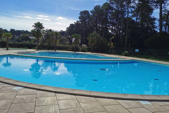 Appartement de vacances pour 6 personnes, avec Balcon ainsi que Jardin et Piscine