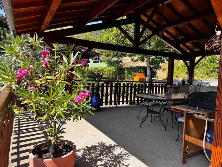Cottage 'Gite D'étape À L'orée Du Bois' avec jardin privé et Wi-Fi in Ternand, Beaujolais