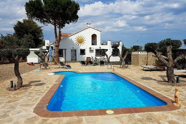 Finca mit Whirlpool für 20 Personen, mit Whirlpool und Garten an der Costa Dorada