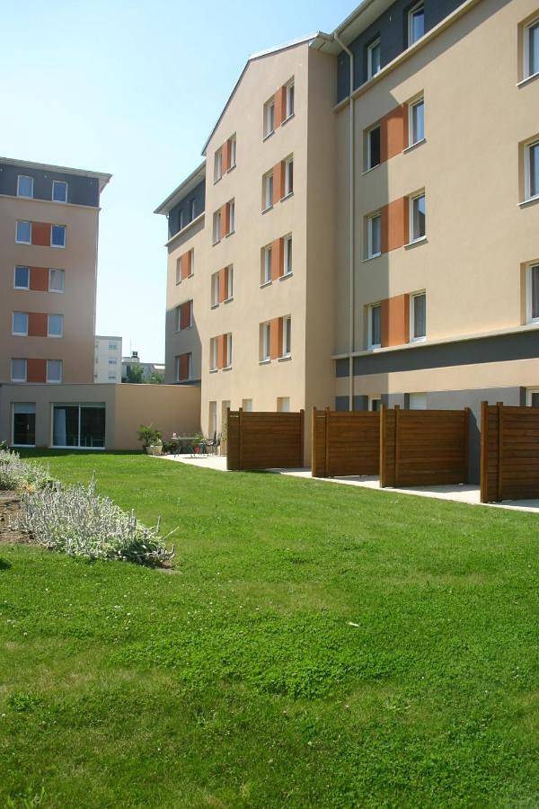 Séjours & Affaires Caen Le Clos Beaumois in Caen, Région de Caen