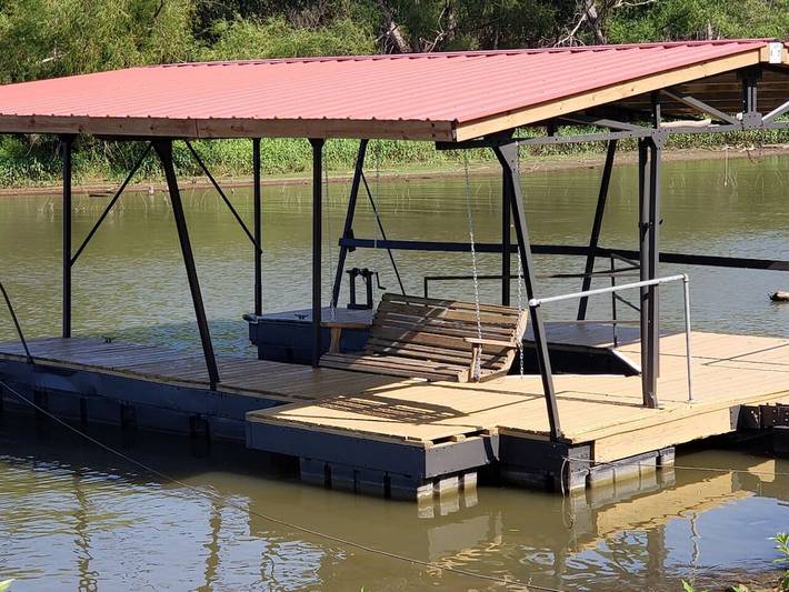 Vacation house for 8 people, with hot tub and yard in Kansas