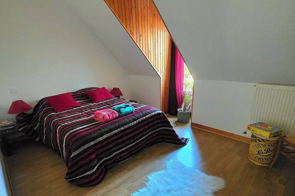 Lake View, Spacious House with Garden in Châtellerault, Vienne