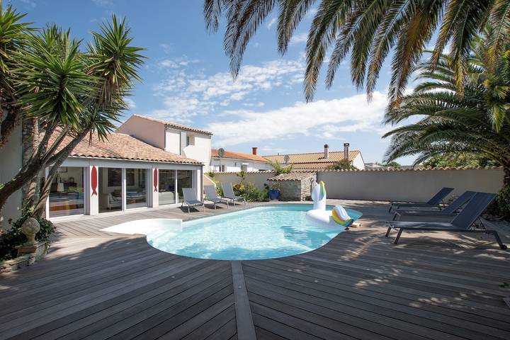 Location de vacances pour 9 personnes, avec jardin ainsi que piscine et terrasse à Saint-Georges-d'Oléron - 4