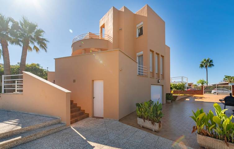Oasis costero con terraza y piscina - A 2,5 km de la playa de Caló d'en Rafalino in Sa Coma, San Lorenzo de Cardessar