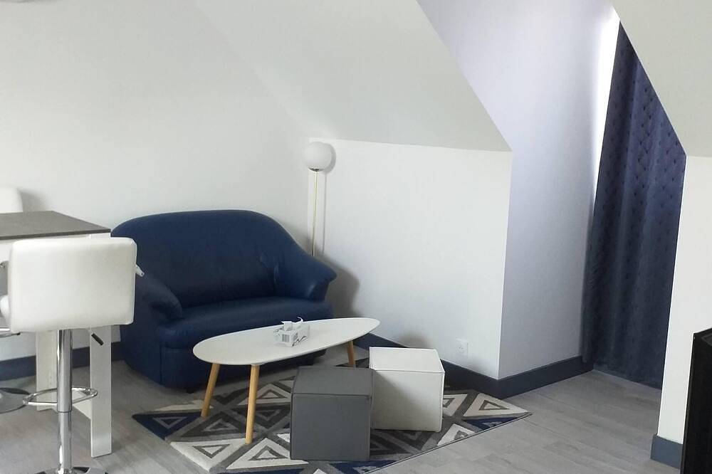 Apartamento entero, Furnished T2 apartment with simple, uncluttered decor 5 minutes from the station in Châtellerault, Vienne