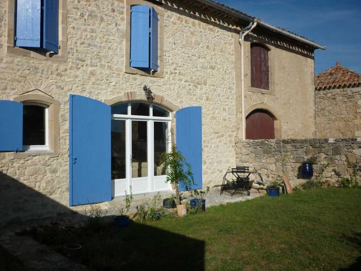 Gîte pour 6 personnes, avec Terrasse et Jardin à Roquetaillade