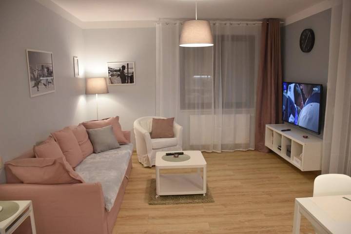 Apartament wakacyjny dla 8 osób, z balkon i ogród, zwierzęta dozwolone w Inowrocław