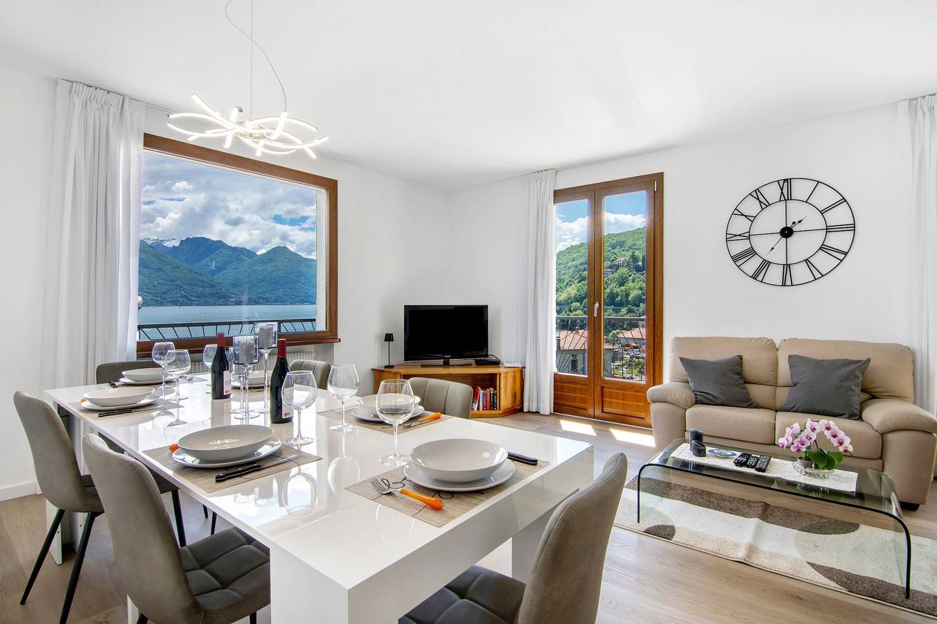 Entire apartment, Apartment 'Casa Vacanza Guattini' with Lake View, Balcony and Wi-Fi in Vignola (Cremia), Comune di Cremia