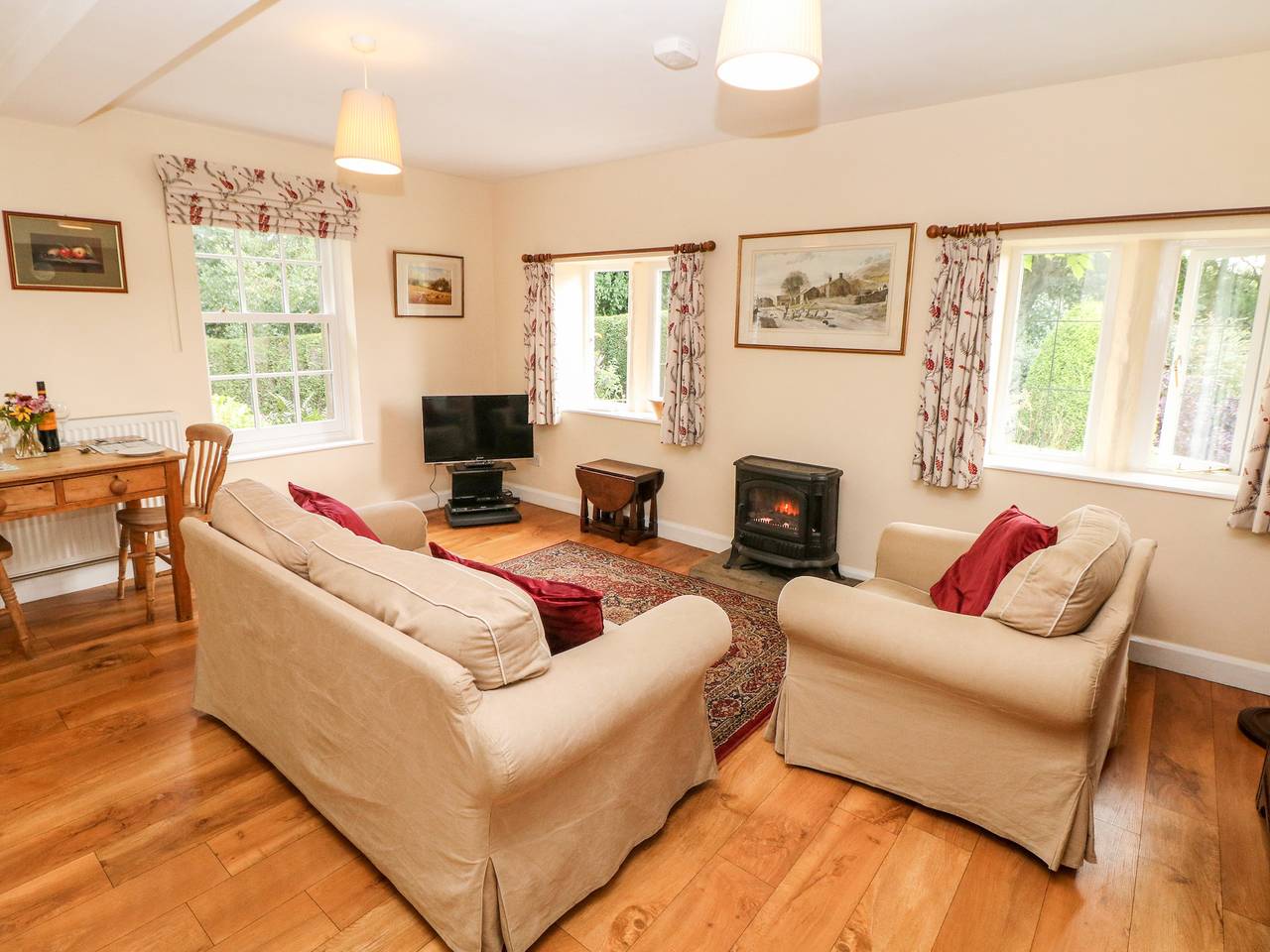 Underbank Hall Cottage in Hunshelf, South Yorkshire