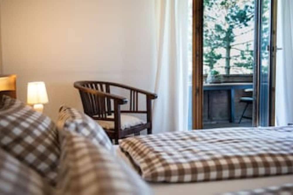 Ganze Wohnung, Umrahmt von Wiesen, Panoramablick, sonnige Balkone, ruhige zentale Lage in Wallgau, Walchensee