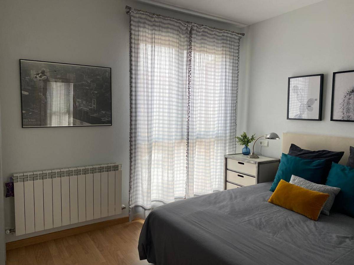 Appartement de vacances entier, Double Room with Private Bathroom in Olite, Province de Navarra