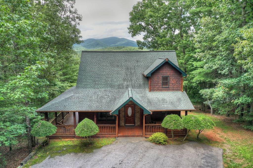 Mountain Views! Firepit! Hot Tub! Unwind, Unplug, Explore! Near the Toccoa River in Chattahoochee National Forest