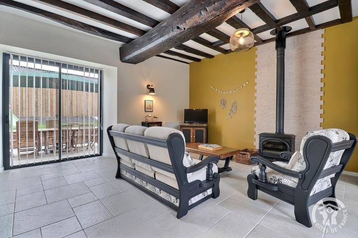 Gîte pour 8 personnes, avec terrasse et jardin dans Plan D Eau De La Cantache - 4