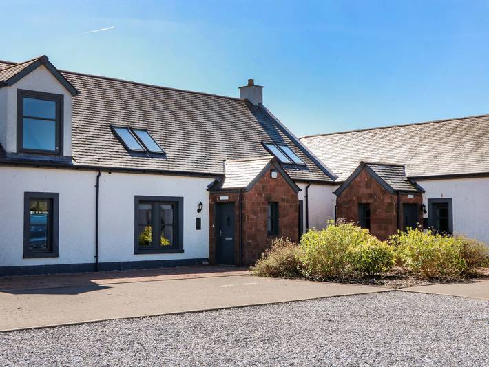 Log cabin for 8 people, with garden in Loch Lomond