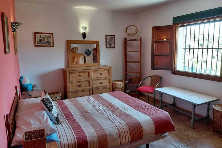 Urlaub villa, Angebot July 18 to 25, 214 euros per Nacht. Schlaffen 10. Pool in Comares, Cordillera Penibética