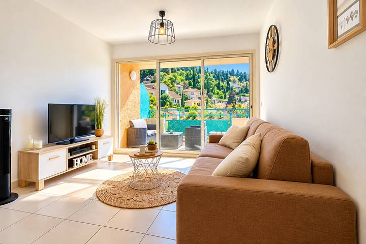 Ganze Wohnung, Ferienwohnung für 2 Personen mit Terrasse in Roquebrune-Cap-Martin, Mittelmeerküste (Frankreich)