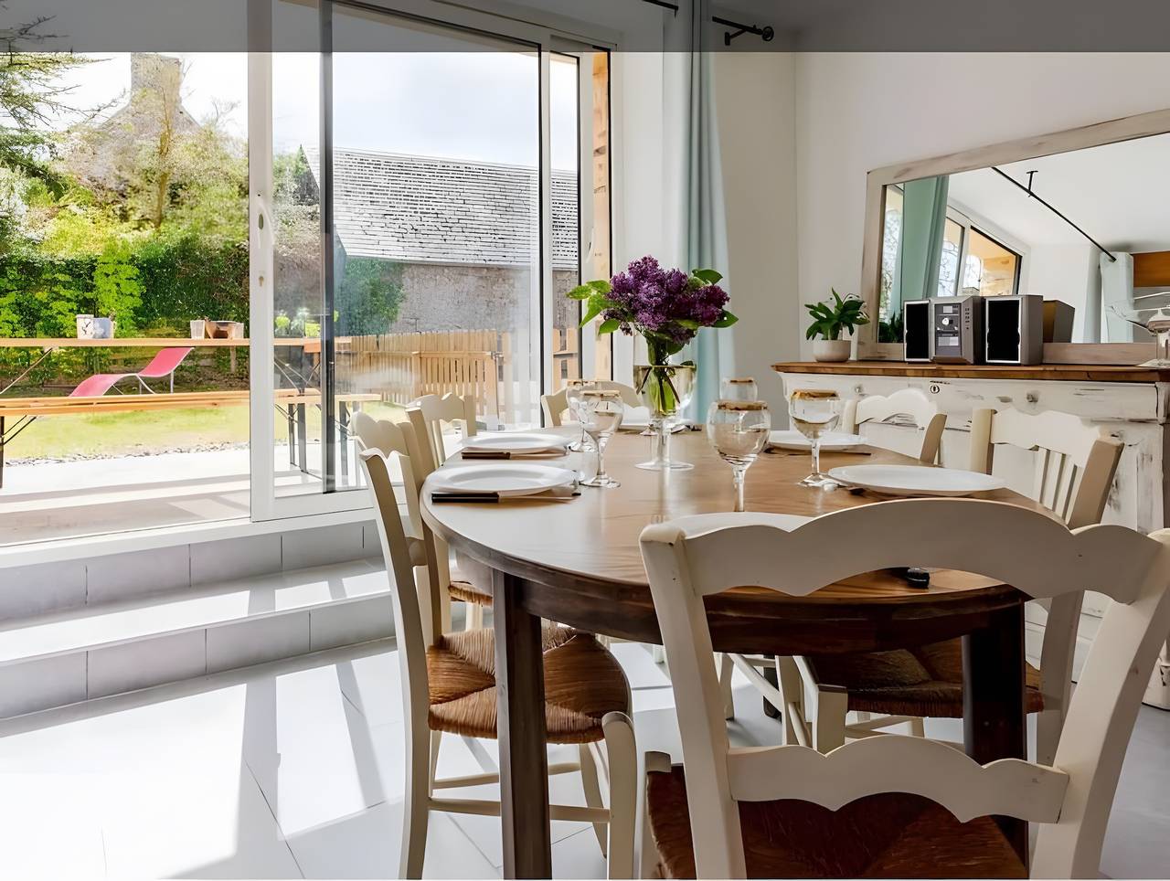Holiday Home 'Chez Manie Et Mablot' with Private Terrace, Private Garden and Wi-Fi in Créances, Coutances
