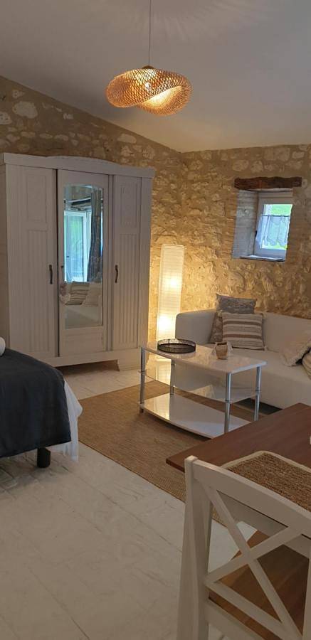 Gîte pour 2 personnes, avec piscine ainsi que jardin et vue, animaux acceptés à Parranquet - 2