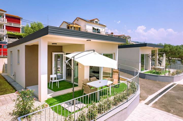 Ferienhaus für 2 Personen, mit Balkon/Terrasse in Banjol - 2