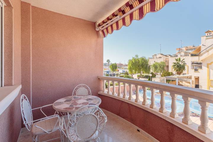 Ferienwohnung für 2 Personen, mit Balkon und Kinderpool