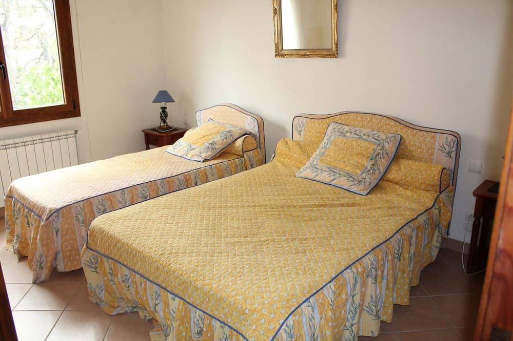 Villa 78 m2 400m from the beach + swimming pool in Six-Fours-les-Plages, Region de Toulon