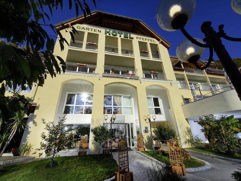 Gartenhotel Pfeffel / Hotel & Weingut - Doppelzimmer Standard  Federspiel in Dürnstein, Bezirk Krems an der Donau-Land