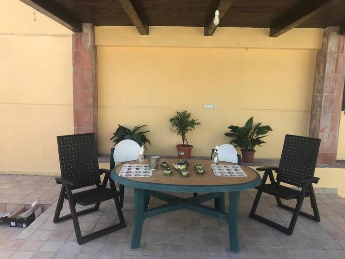 Apartamento para 10 personas, con Balcón además de Terraza y Piscina en Villanueva del Trabuco