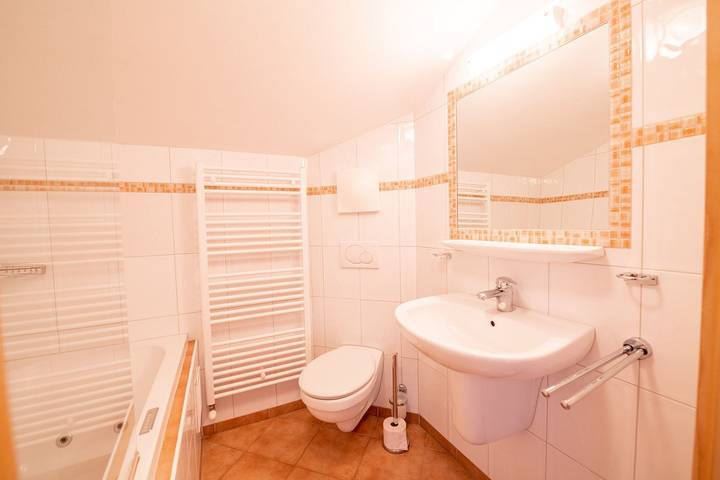 Gîte pour 8 personnes, avec balcon et sauna dans Konigsleiten - 3