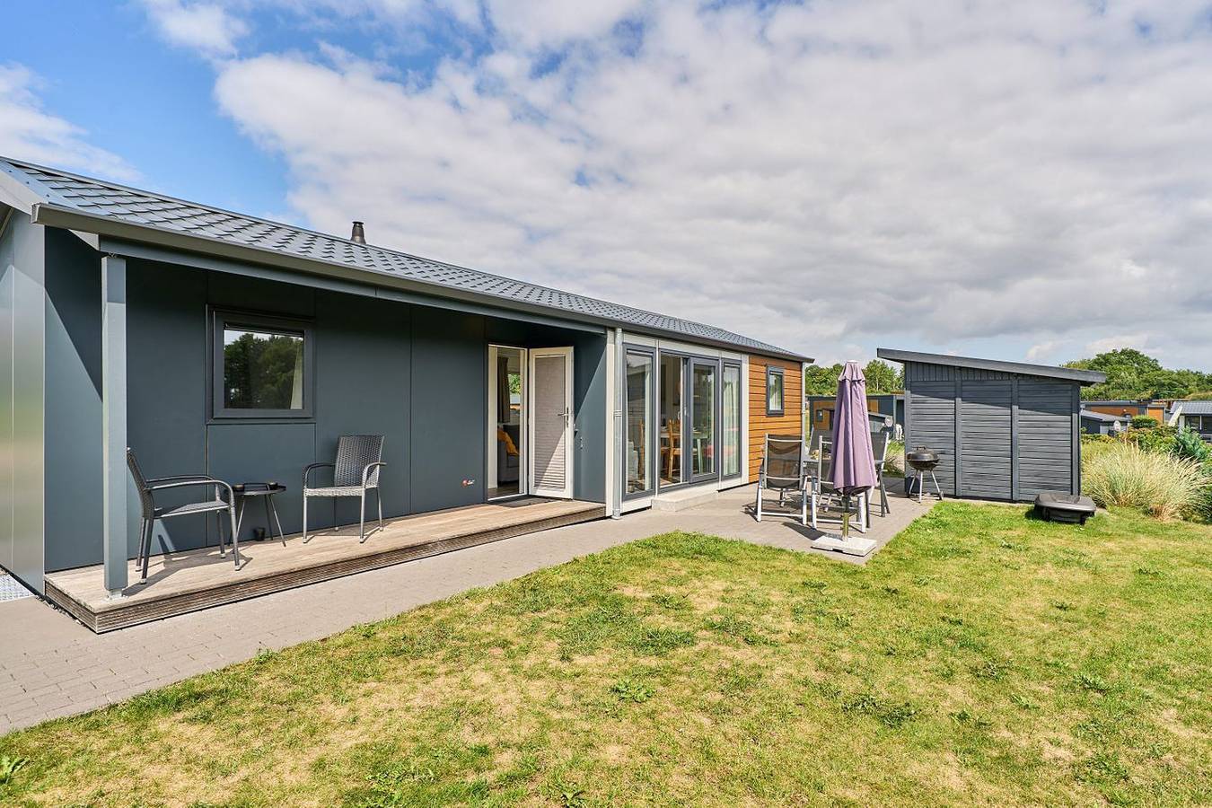Freistehendes Ferienhaus Seebrise am See mit Terrasse und Wlan in Süsel in Süsel, Ostholstein
