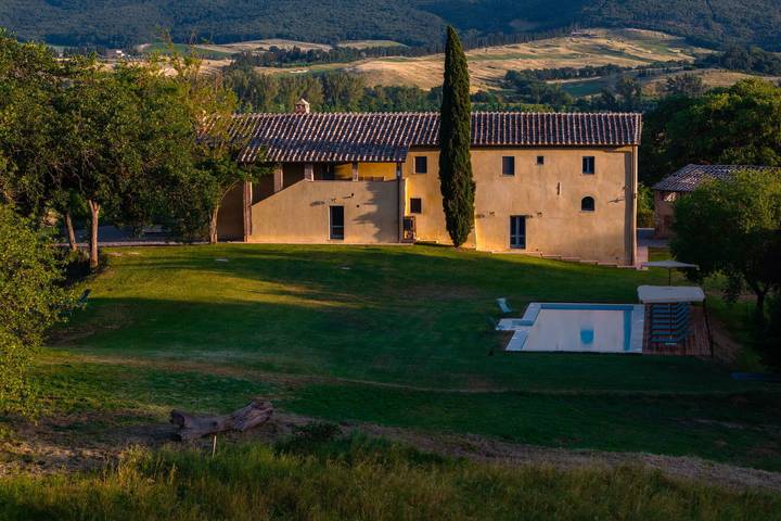 Villa per 14 persone, con giardino e terrazza in Buonconvento