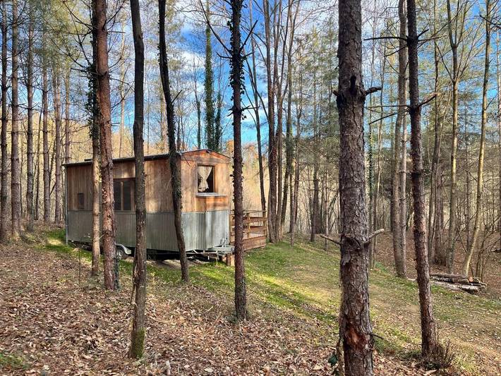 Tente pour 4 personnes, avec jardin ainsi que vue et terrasse, animaux acceptés