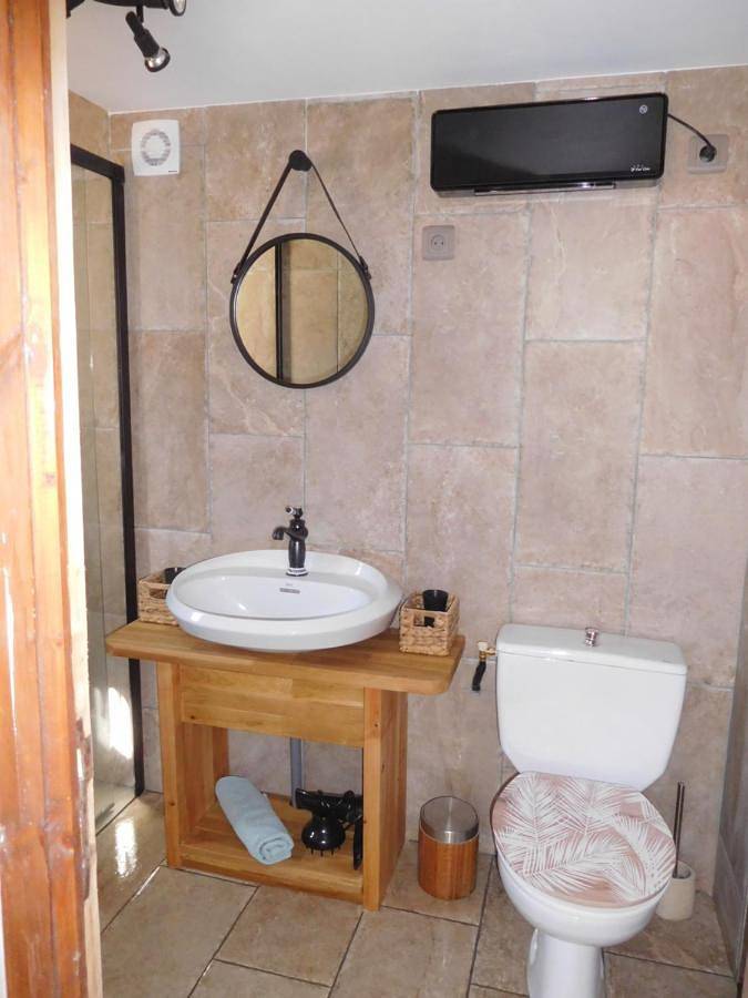 Location de vacances pour 2 personnes, avec jardin et vue, animaux acceptés à Escaro - 4