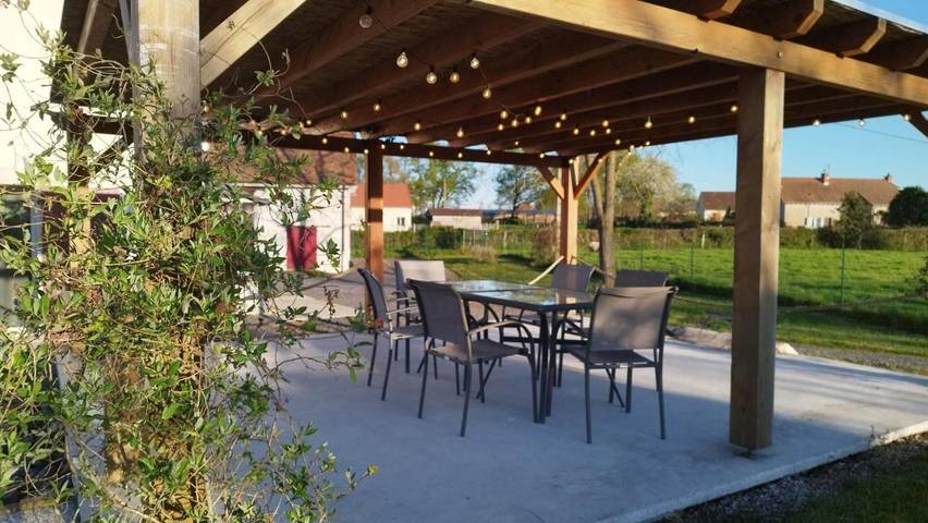 Location de vacances pour 5 personnes, avec jardin, adapté aux familles à Saligny-sur-Roudon