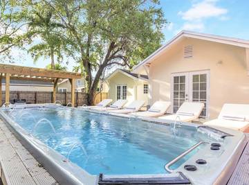 Vacation House for 14 Guests in Fort Lauderdale, Broward County, Picture 1