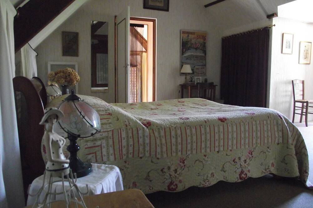 Gîte de Charme - Baie du Mont Saint-Michel in Champcey, Côte de la Déroute