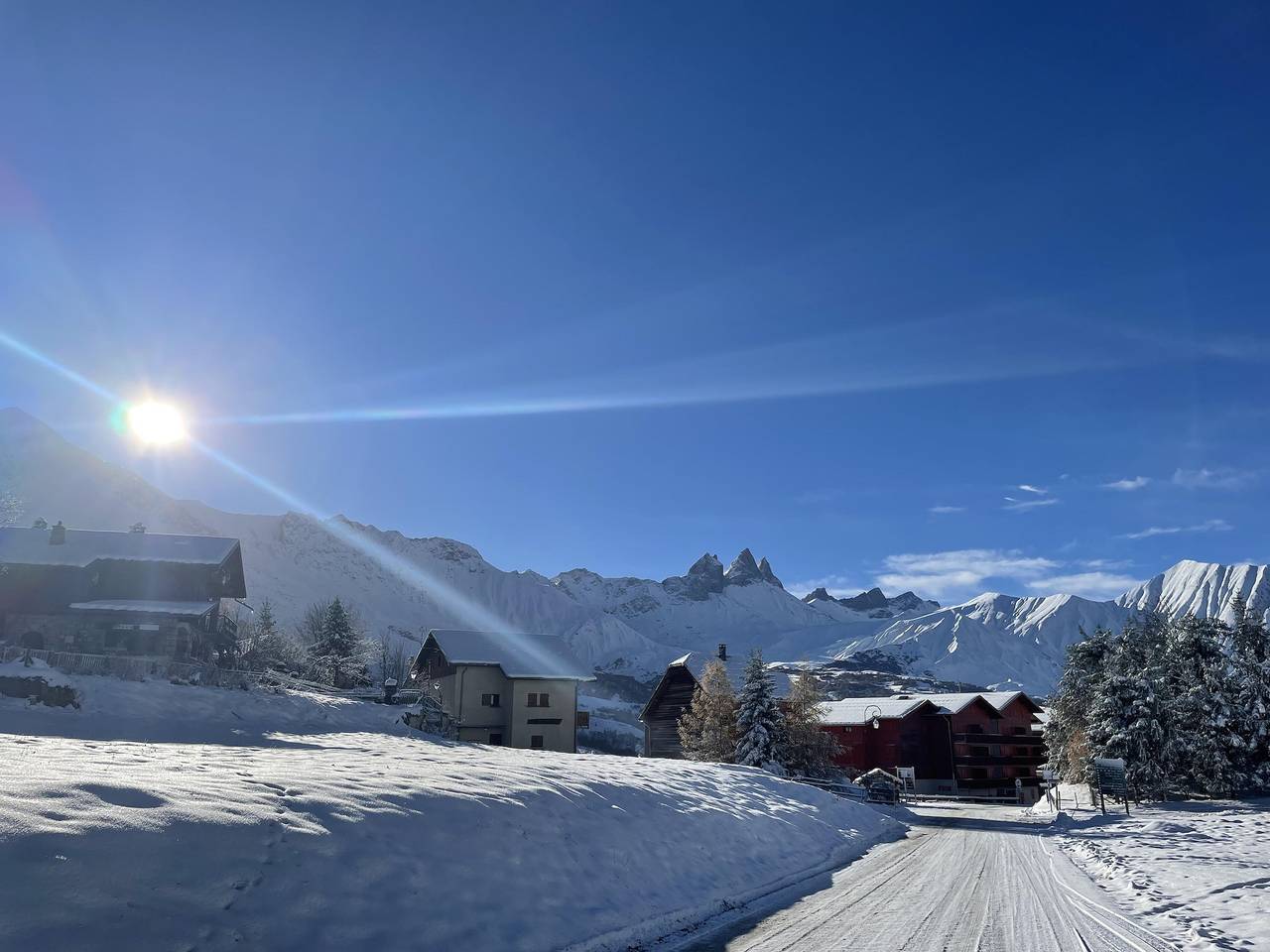 Ganze Wohnung, Vvf Le Hameau des Aiguilles d'Arves - Maisonette-Wohnung 3 Zimmer 10 Personen und 1 Baby - 2 Jahre alt in Col du Mollard, Albiez-Montrond