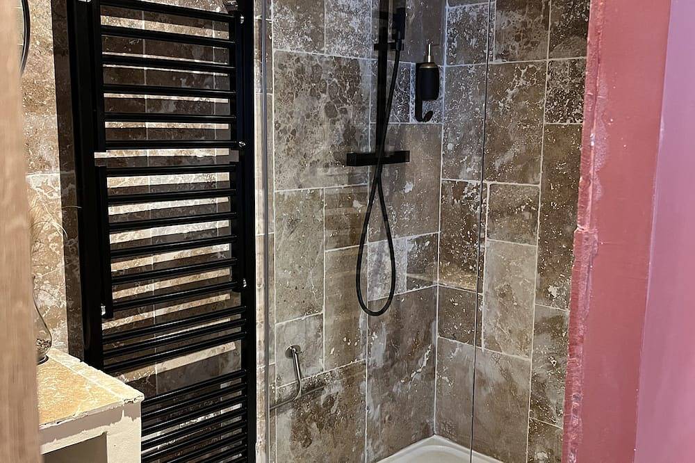 Apartamento entero, La Suite, Avec Jacuzzi & Sauna in Muret, Alto Garona
